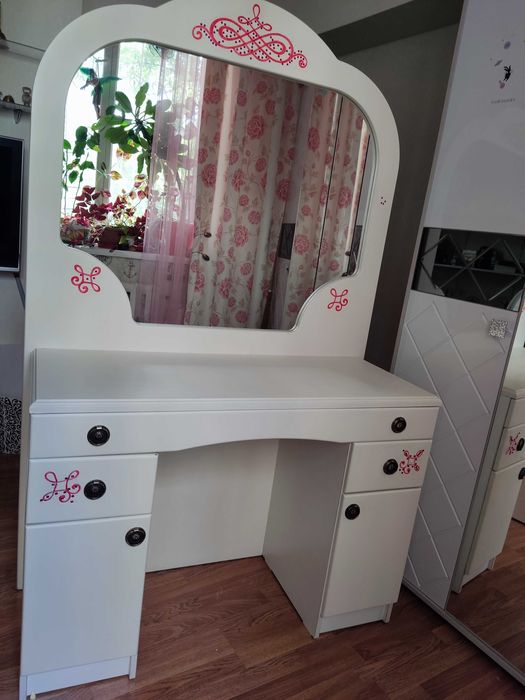 Туалетный столик