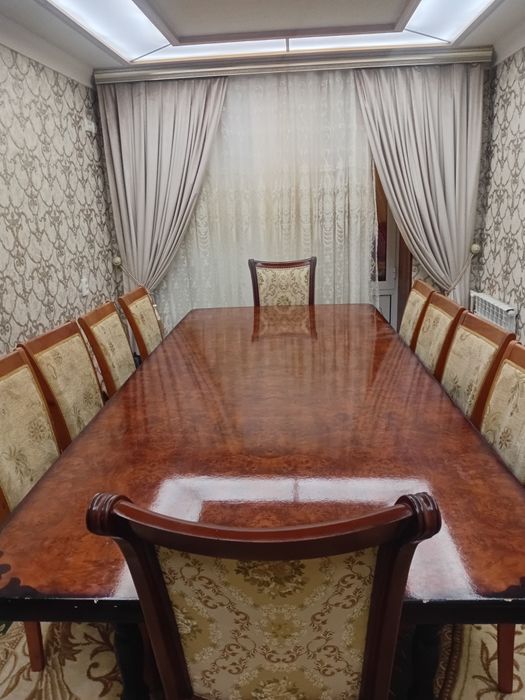 Стол стул сотилади 10 та стули пачти янги