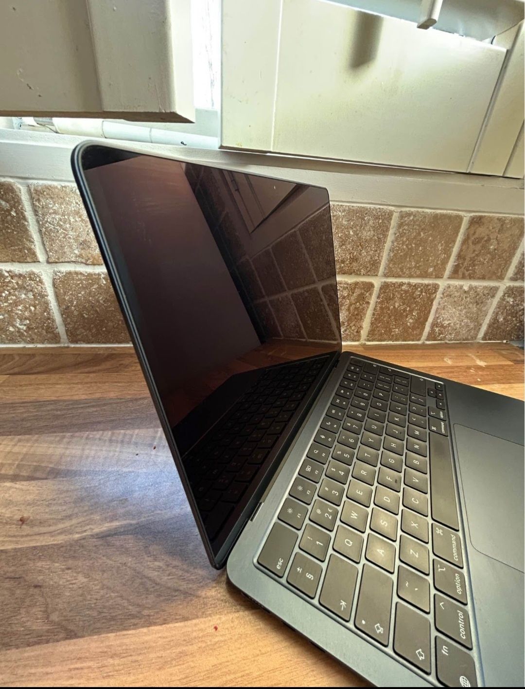Apple Macbook M2 2022, 8GB ram