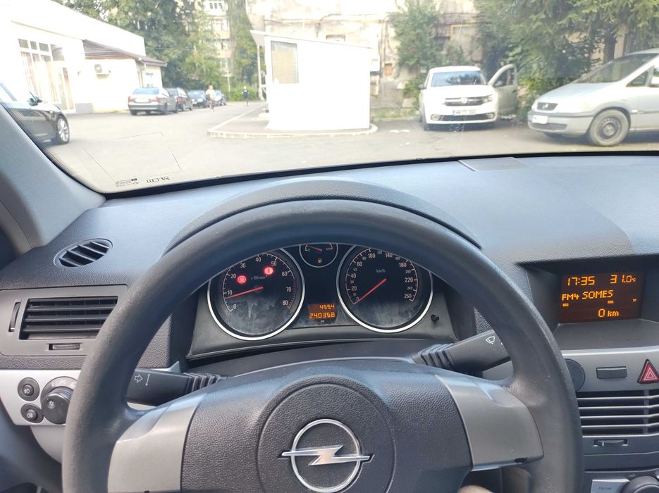 Opel Astra H Hatchback