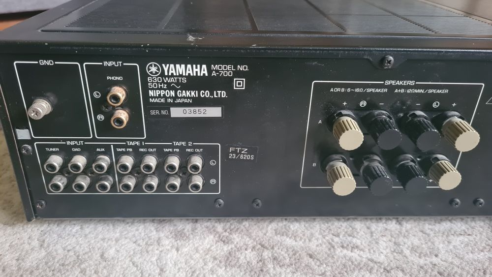 Vand amplificator Yamaha A-700 stare buna (nu sony, pioneer, technics)