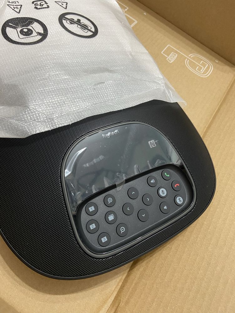 Система Logitech GROUP для проведения видеоконференций