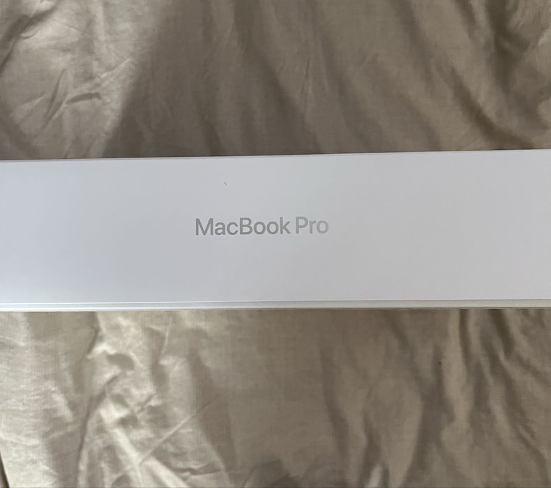 Vand cutie Macbook Pro