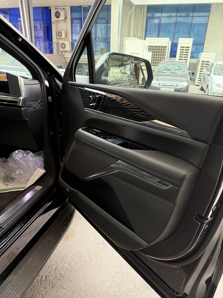 Cadilac Escalade IQ 1000 sport 1