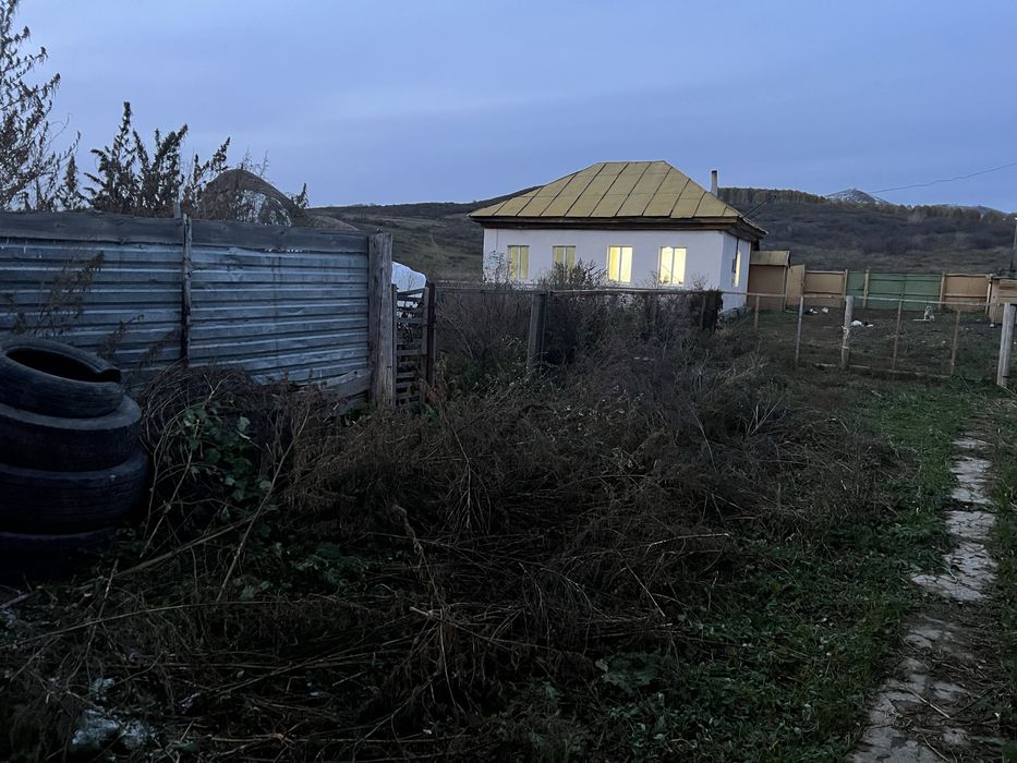 Продам дом в поселке Бобровка Глубоковском районе