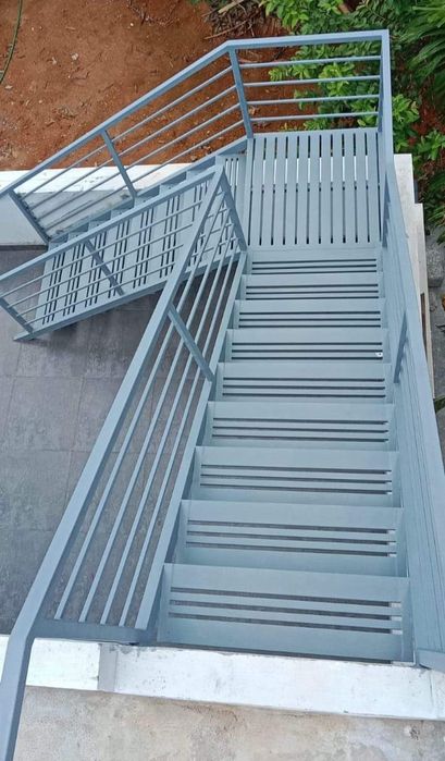 Scari metalice zincate