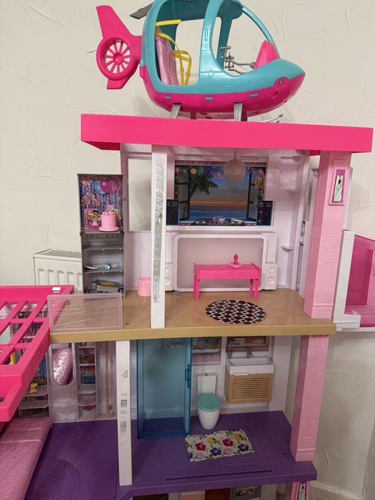 Casa de papusi dreamhouse Barbie