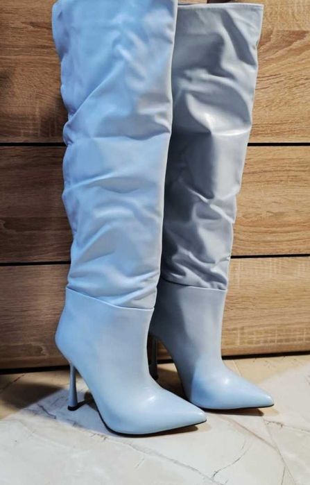 Елегантни дамски ботуши в нежен син цвят