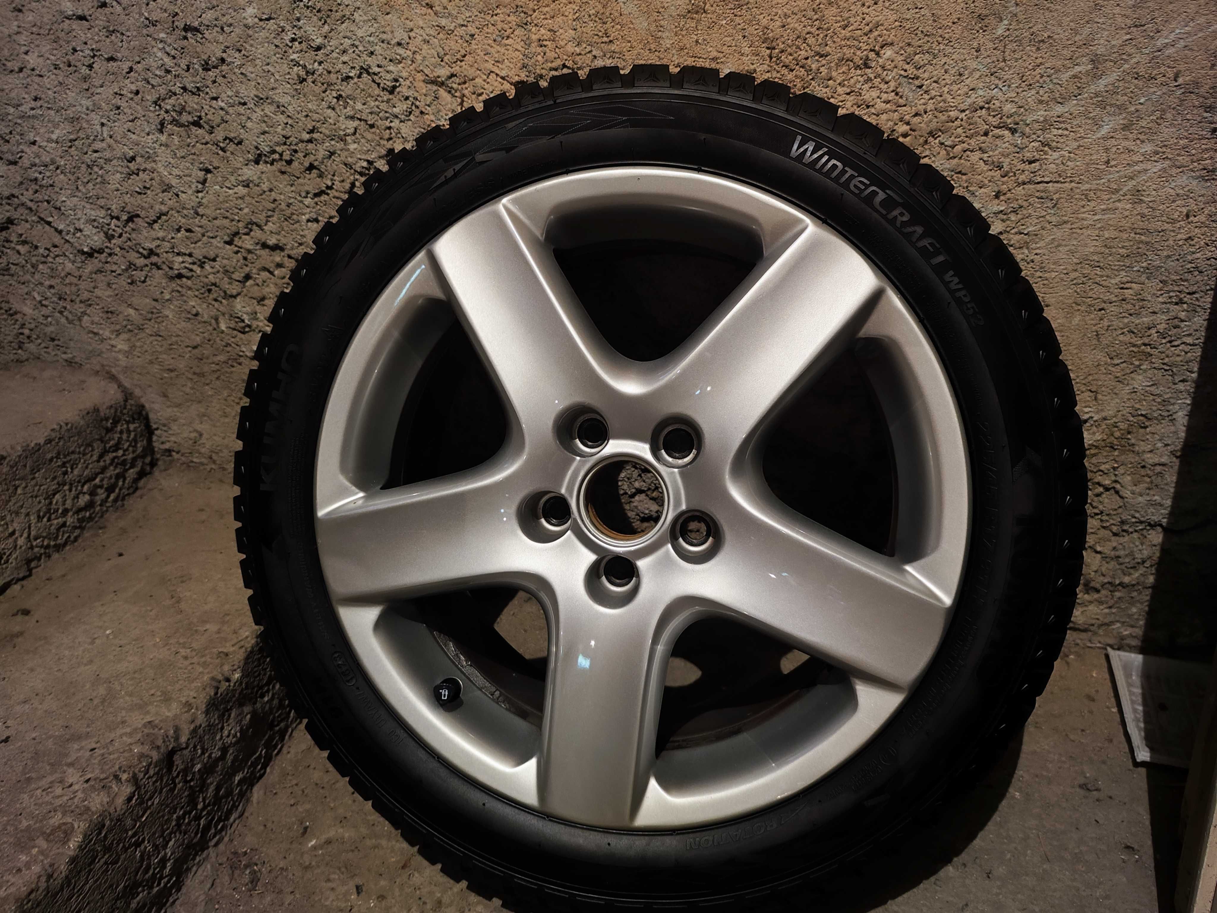 Зимни гуми Kumho Wintercraft WP52 225/45/17 с джанти 17" 5x112