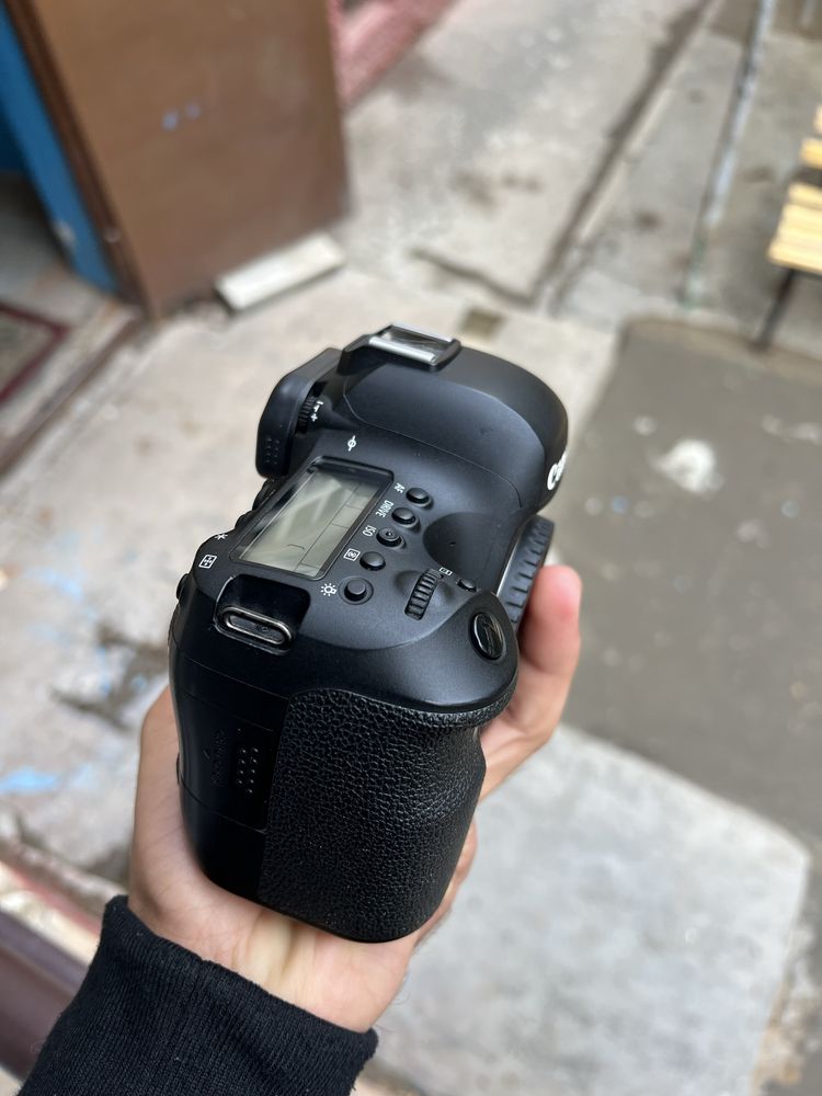 Canon 6d mark2 body sotiladi