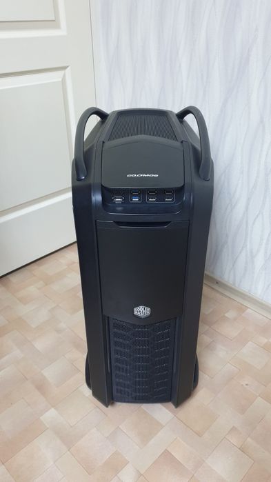 Корпус компьютерный "Cooler master cosmos II"