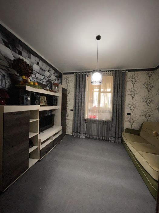 Продается большая 3-х комнатная квартира на 1 этаже