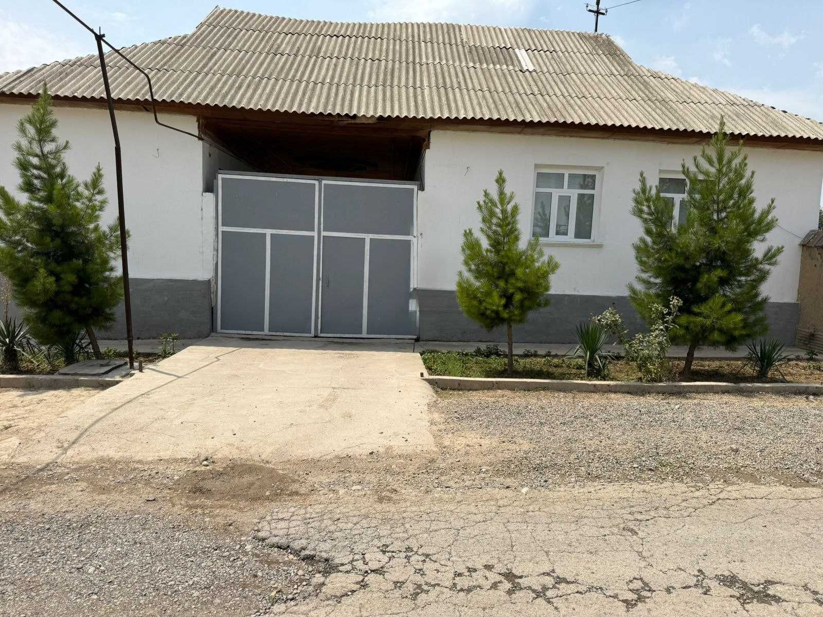 Уй сотилади 12-соток, 8-хона