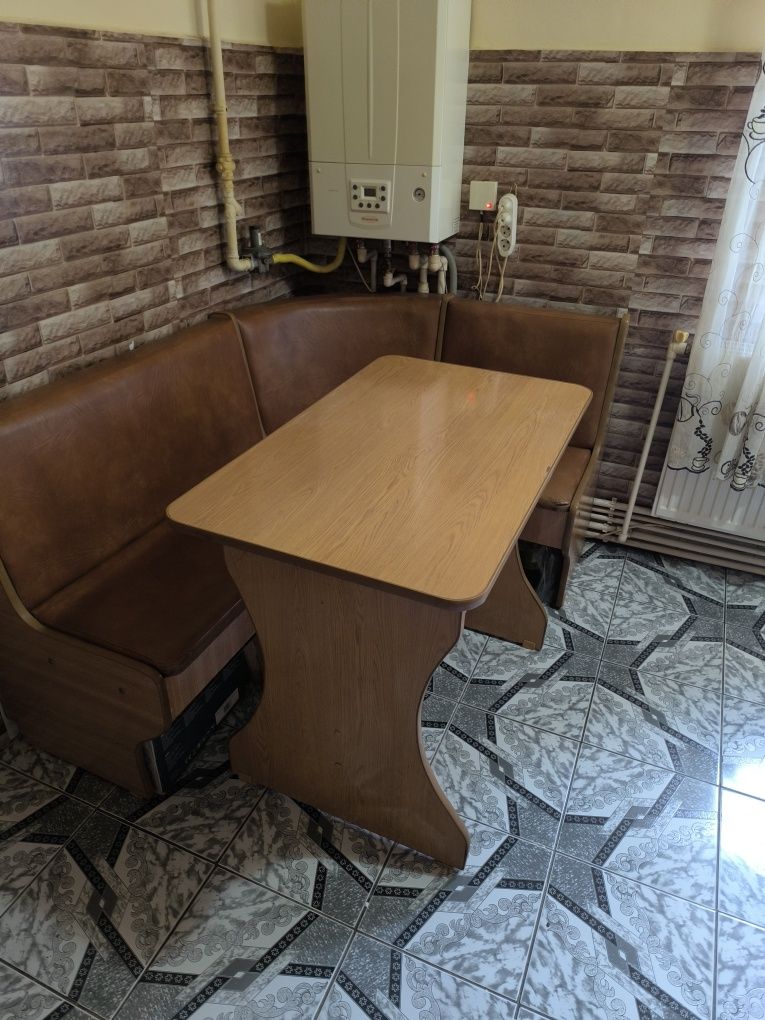 Mobila bucătărie+canapea și masa!