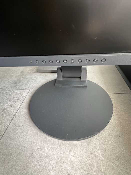 Продавам монитор Eizo