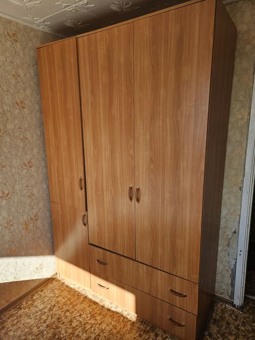 Продам шкаф и двухспальную кровать