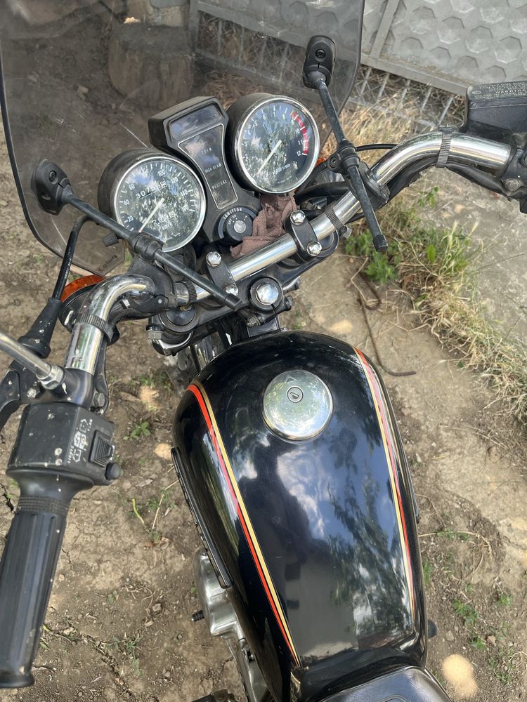 Продавам мотор suzuki 250