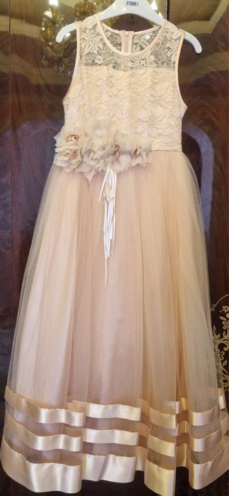 Платье вечернее .