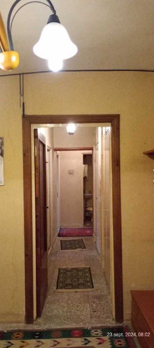 Vând apartament 4 camere