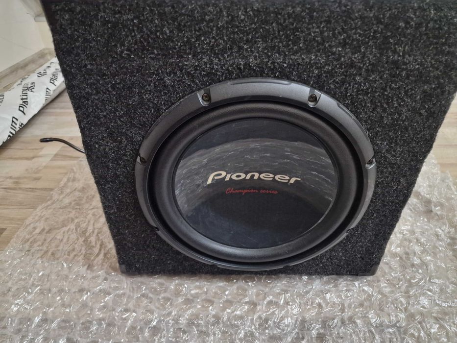 Pioneer - Усилвател и бас каса /линк към видео/
