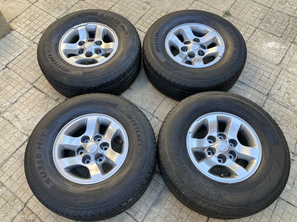 Гуми с лети джанти за тойота хайлукс/Hilux 15x7JJ 02-04г