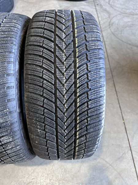 235/40/19 BRIDGESTONE 4бр