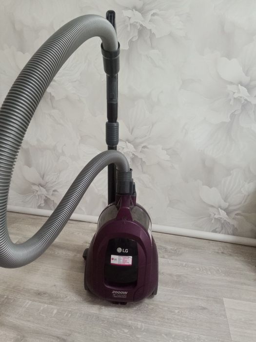 Пылесос LG 2000W