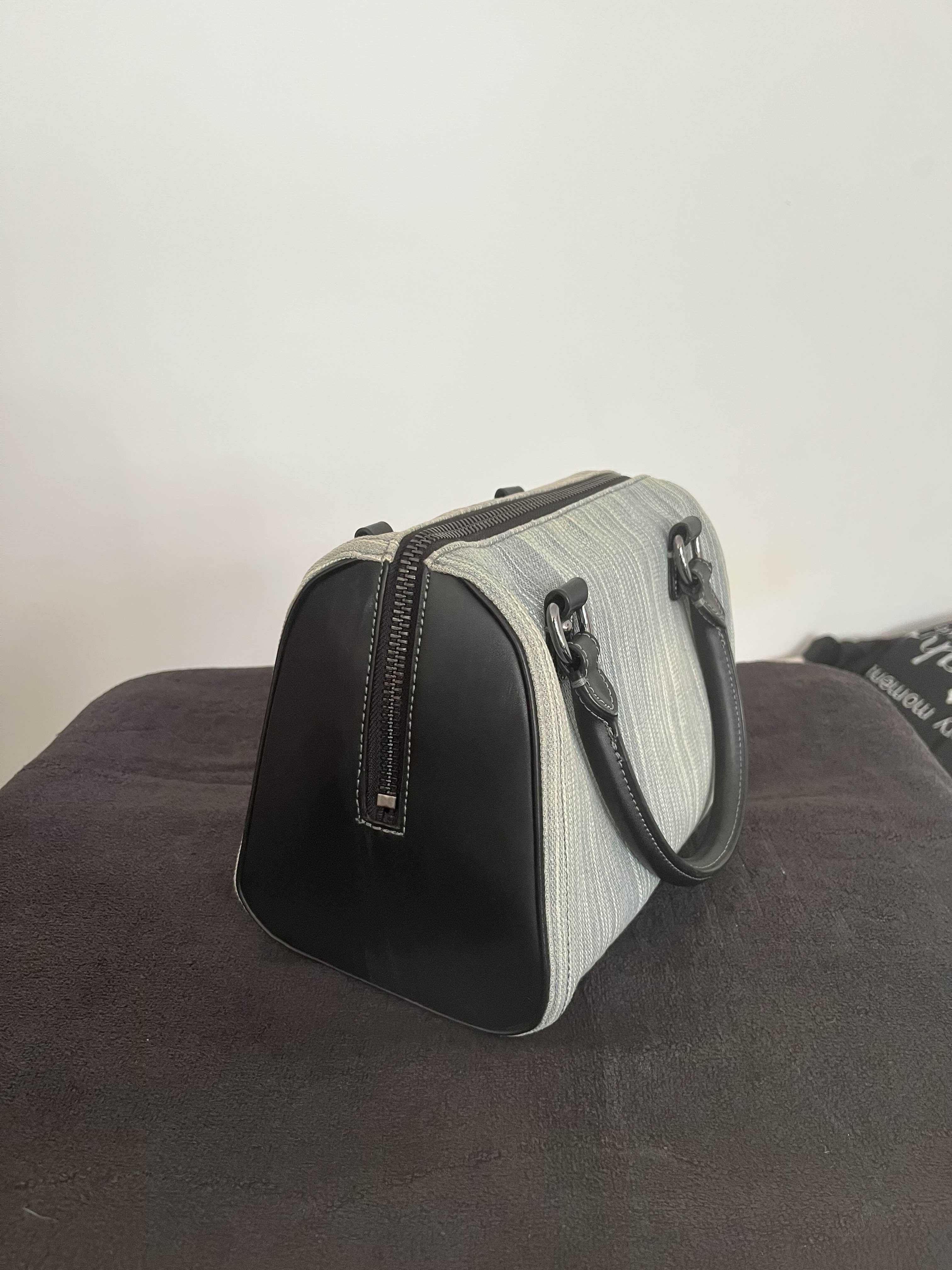 Armani Exchange Дамска Чанта