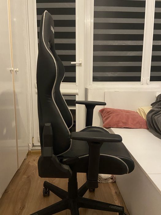 Kring геймарски стол