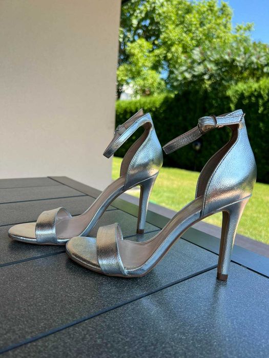 Сандали Steve Madden  
Размер 37