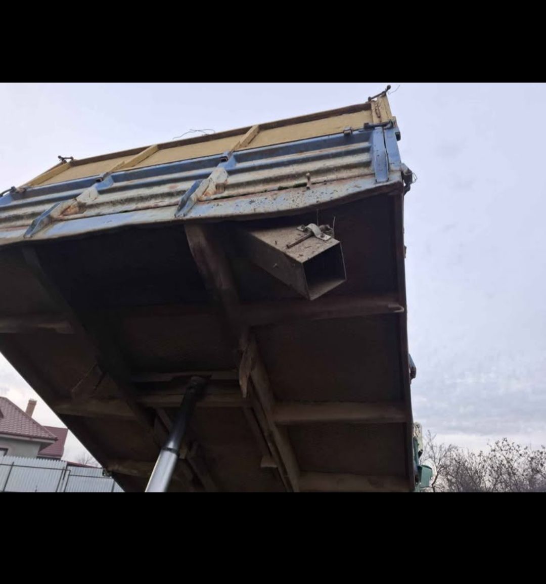 Remorcă  8 tone basculabila punte dubla