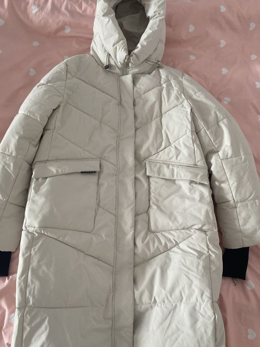 Куртка белый с капюшоном