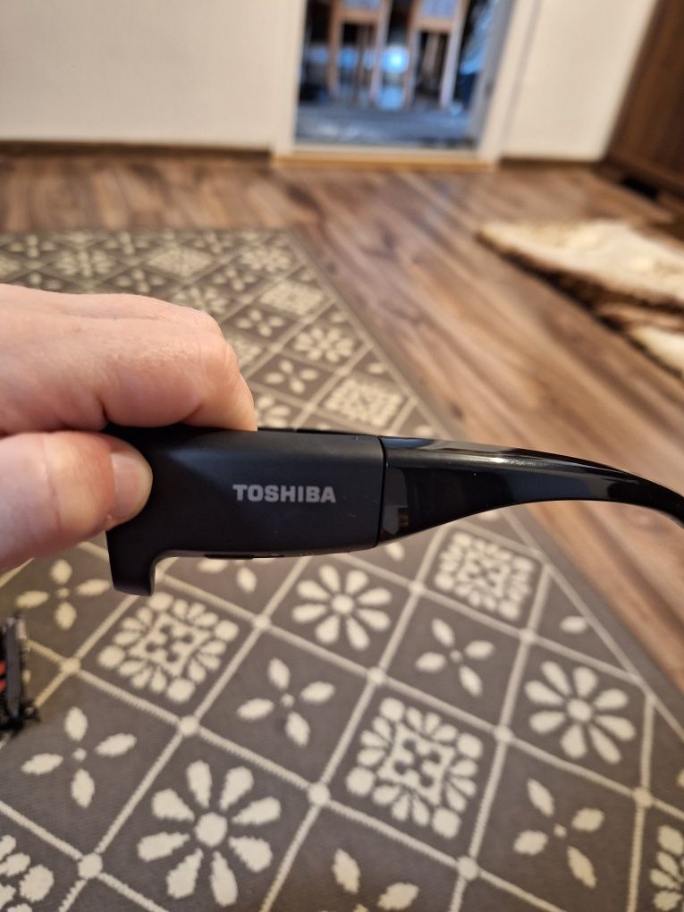 Ochelari 3D activi TOSHIBA