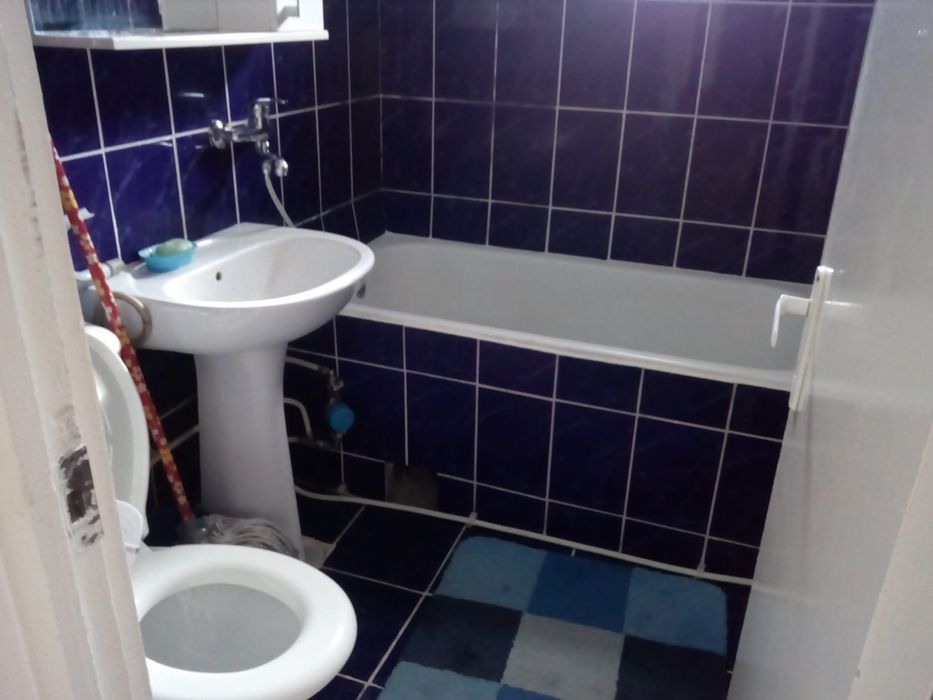 Închiriez apartament cu 3 camere