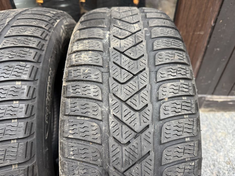 2 Anvelope Pirelli SottoZero Serie 3 – 215/60 R16 95H M+S – DOT 2023