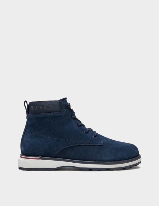 tommy обув тап таза