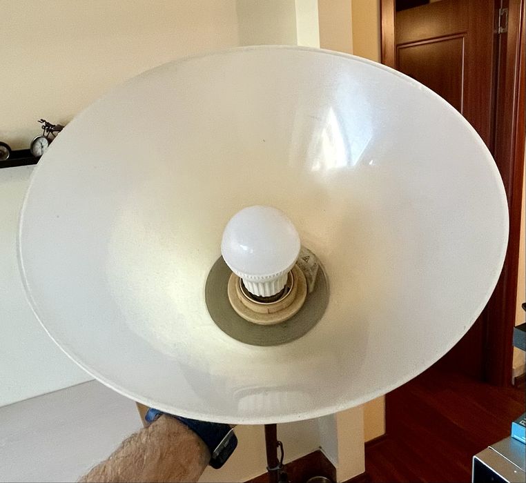 Lampadar de podea