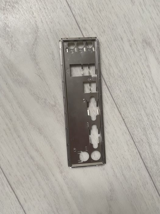 заглушка на заднюю панель материнской платы