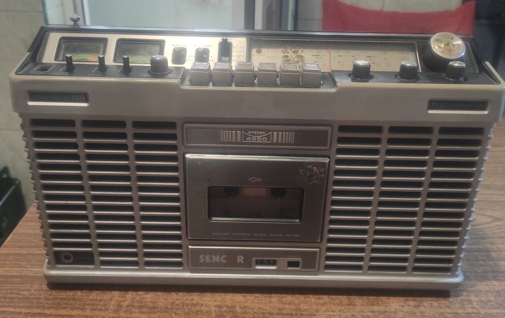 Radiocasetofon stereo