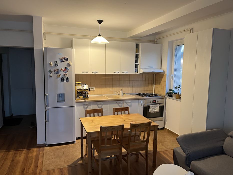Inchiriez apartament cu doua camere (55m2) cu parcare proprie in Giroc