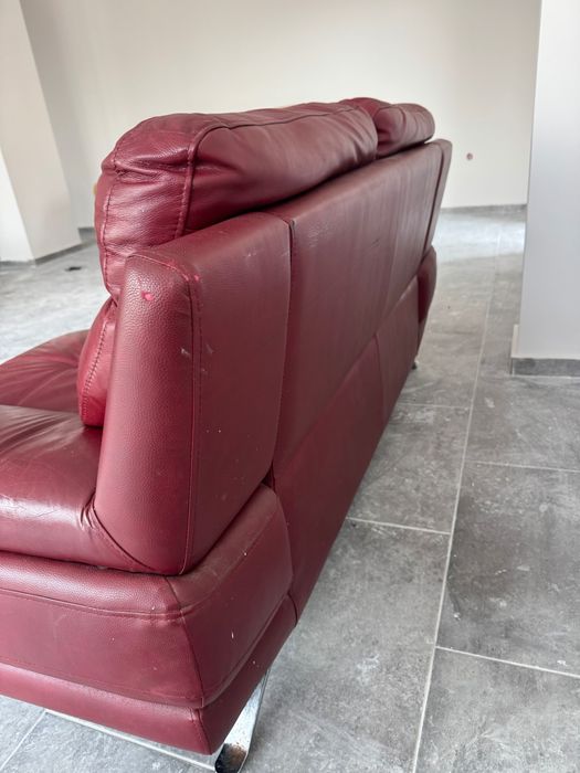 Мебели Кожен диван цвят червен