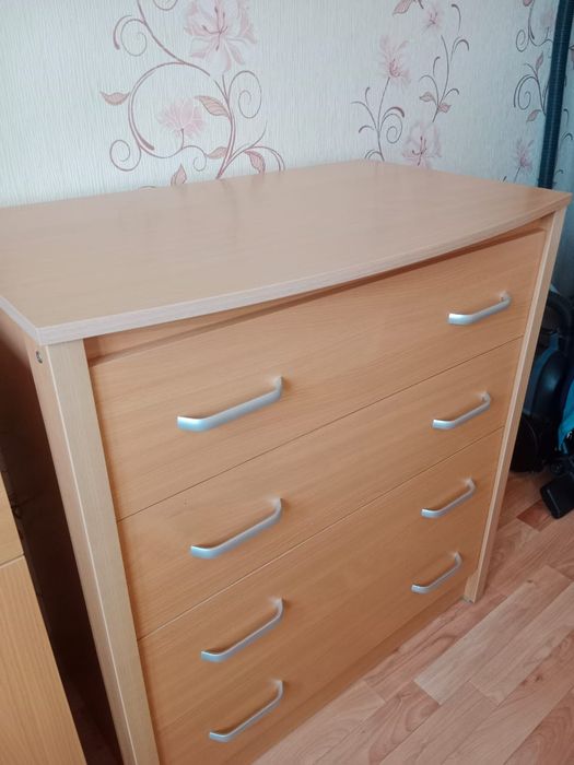 Продам комод в спальню