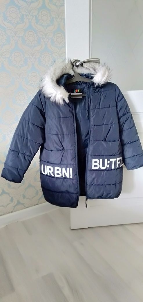 Продам куртку для девочек зимняя.