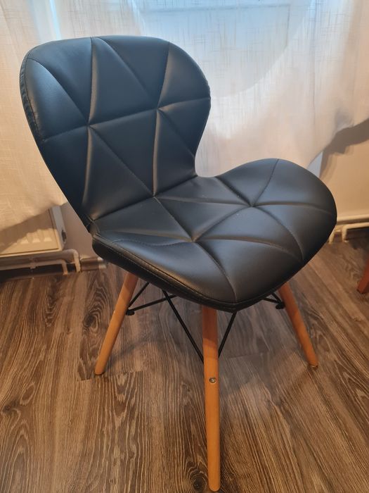 3 scaune tapițate living /bucatarie 120 lei/1 buc