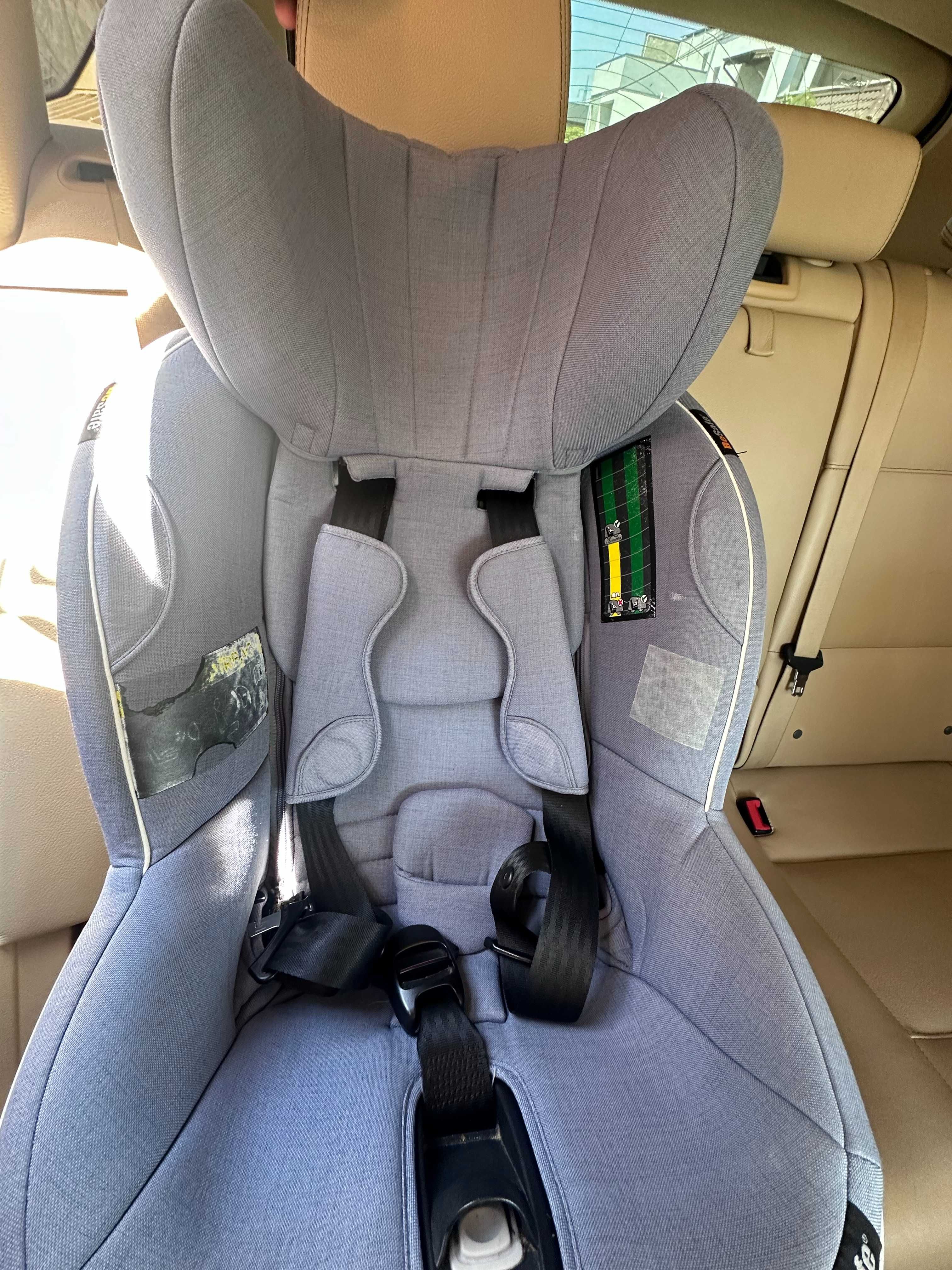 Scaun auto BeSafe iZi Turn i-Size rotativ 6 luni – 4 ani