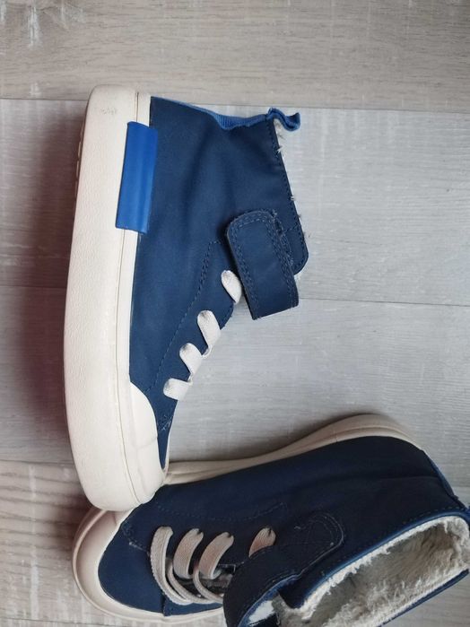 Ghetute unisex imblanite