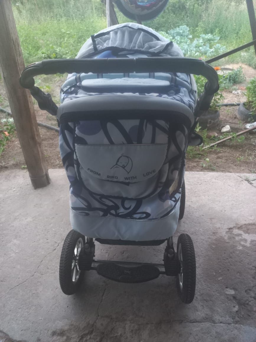 Продам детскую коляску зима-лето фирмы RIKO