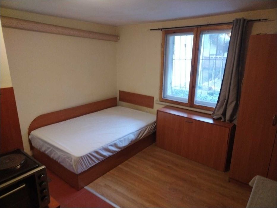 Дава се под наем Едностаен апартамент в Пловдив, Христо Смирненски - 20 кв.м за 255 € - Снимка #2