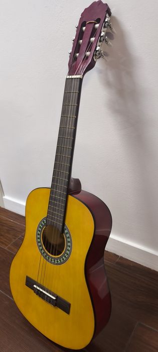 Vând chitara clasică 1/2