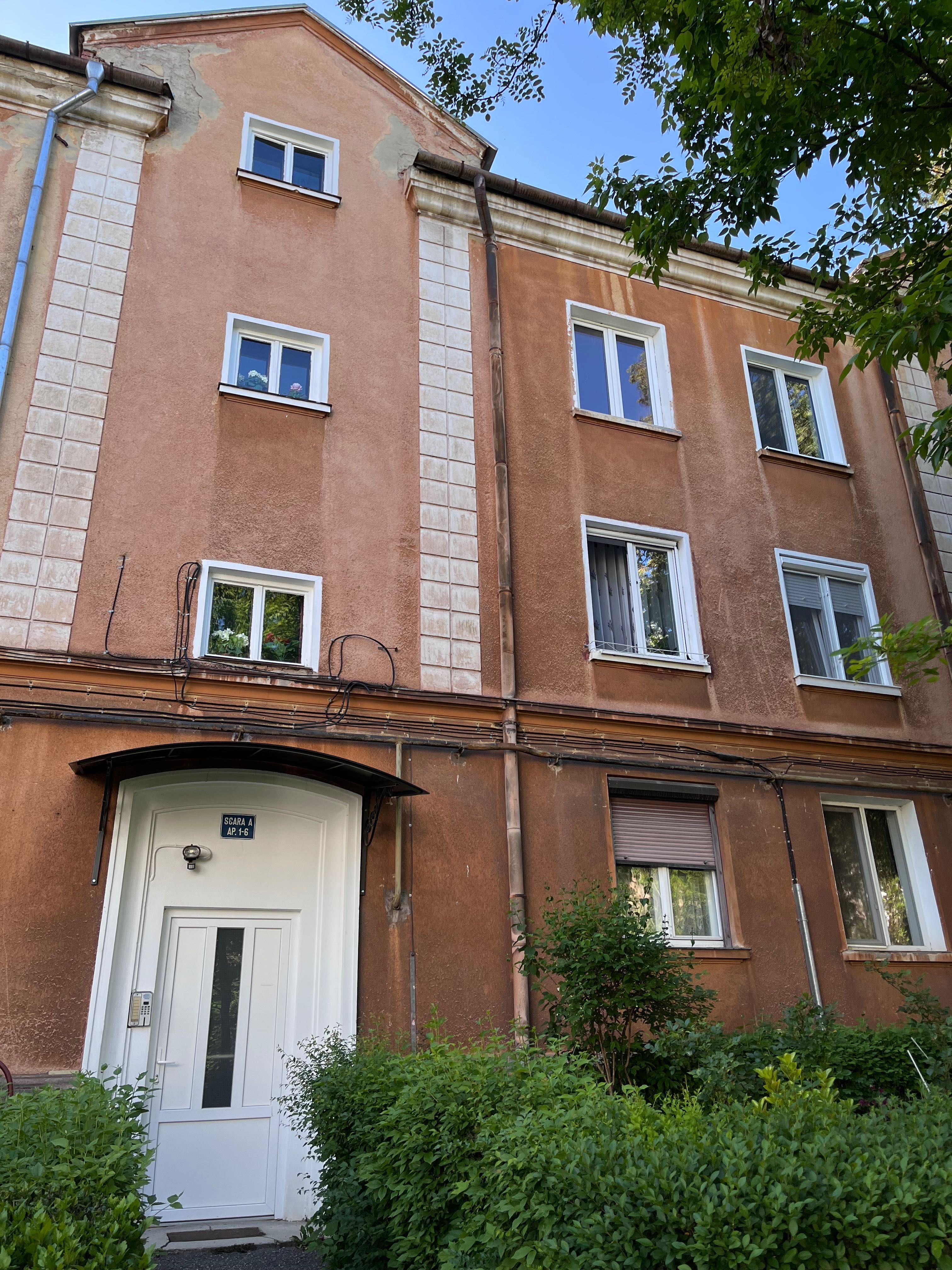 Vând/Închiriez spatiu pentru birouri în Hunedoara, zona OM